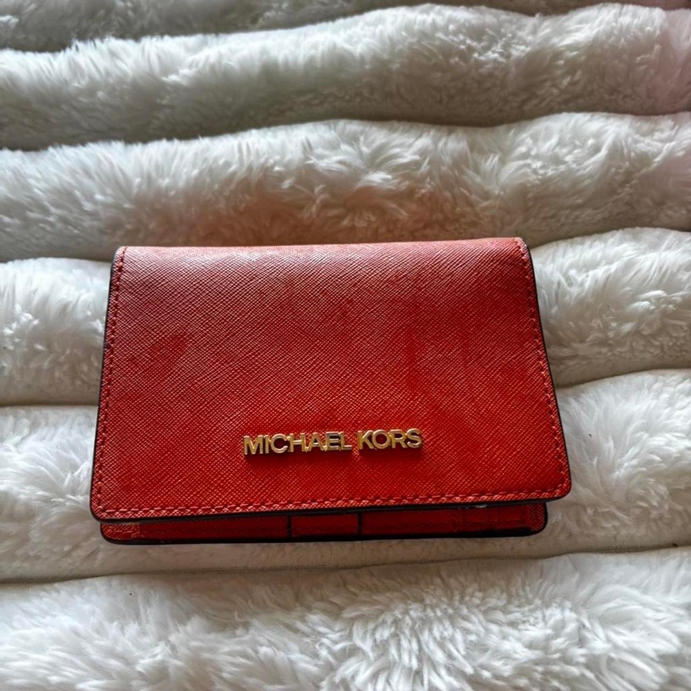 Micheal kors orange wallet